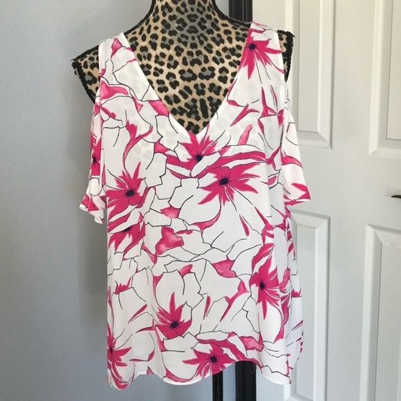 Violet & Claire Pink Floral Cold Shoulder Flutter Blouse - Picture 6 of 14